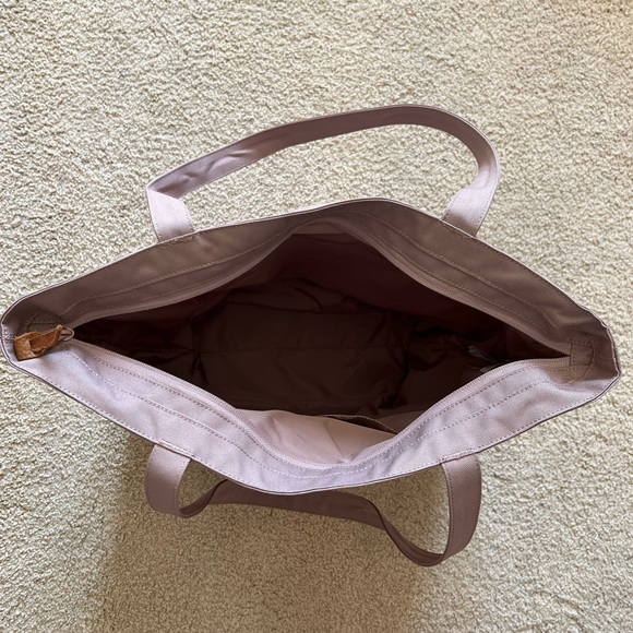 Herschel Tote - Picture 4 of 8